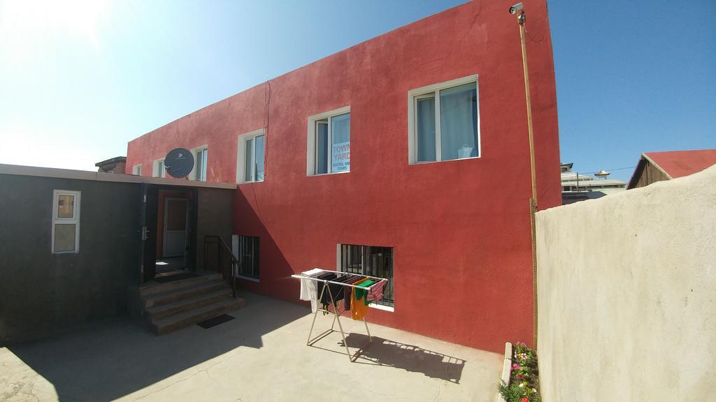 Town Yard Hostel Ulaanbaatar Exterior photo
